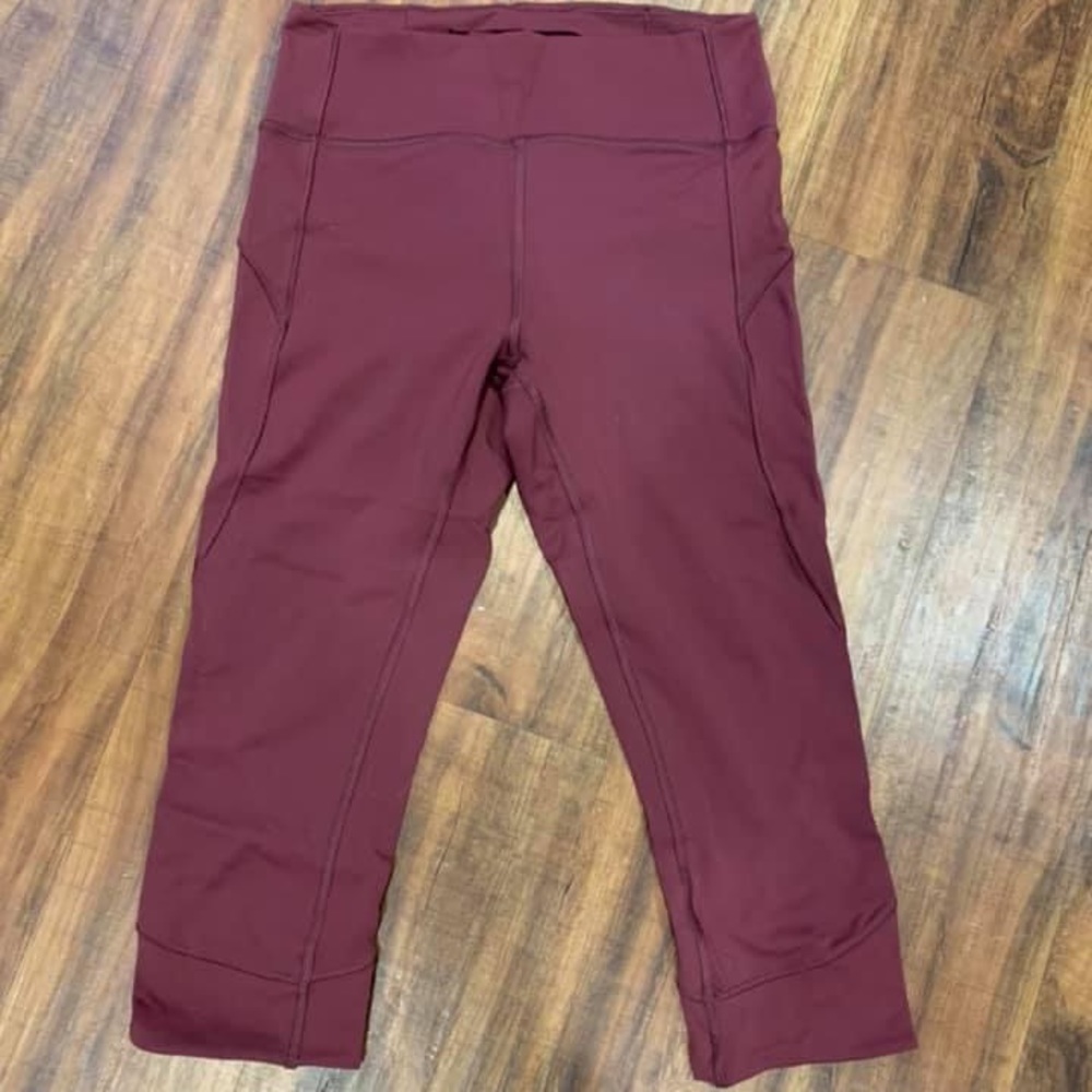 Lulu lemon maroon 7/8 leggings worn once size 8